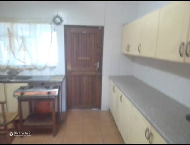 3 BEDROOM HOUSE FOR SALE IN LYNFIELD PARK
